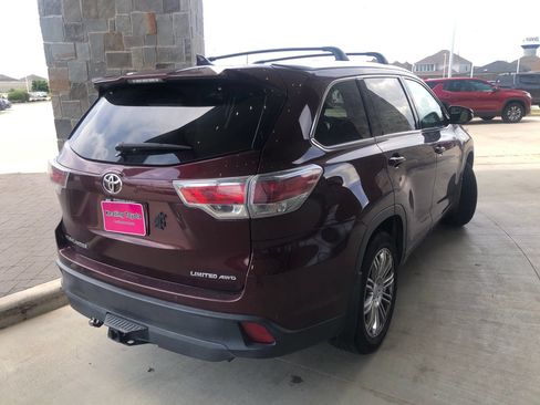 Used 2016 Toyota Highlander Limited Platinum AWD/4WD image 3