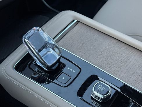 New 2026 Volvo XC90 B6 Plus image 21