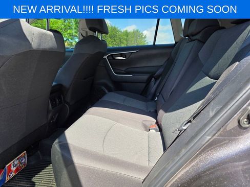 Used 2025 Toyota RAV4 XLE w/ Convenience Package FWD image 15