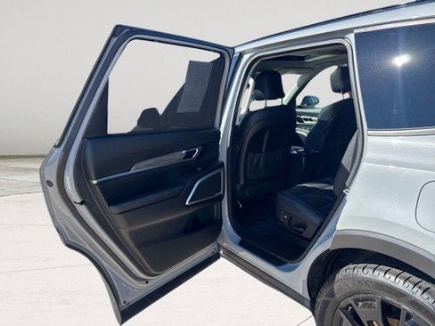 Used 2021 Kia Telluride EX w/ EX Premium Package image 16