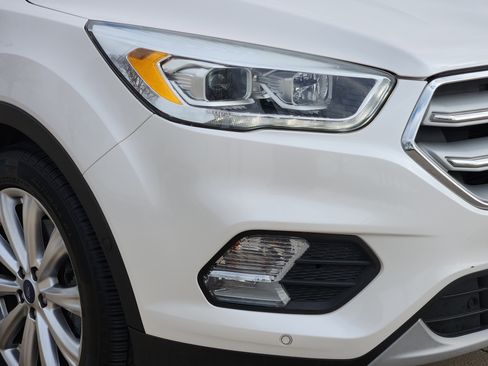 Used 2018 Ford Escape Titanium image 6