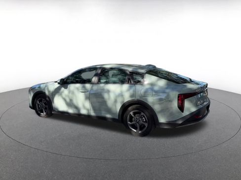 Used 2025 Kia K4 LXS image 10