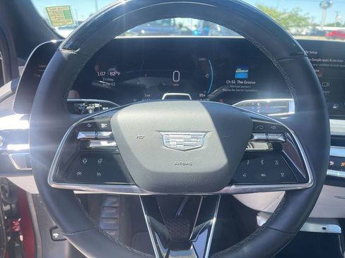 Certified 2025 Cadillac Lyriq Luxury AWD/4WD image 20