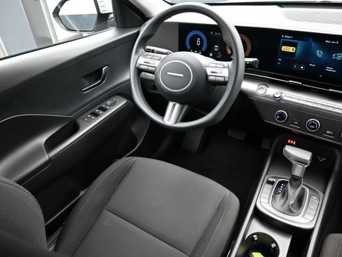 Used 2025 Hyundai Kona SE FWD image 24
