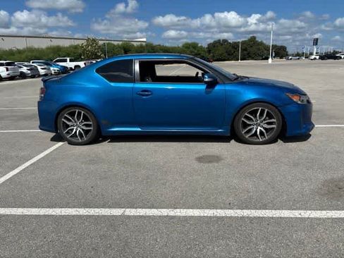 Used 2014 Scion tC FWD image 6