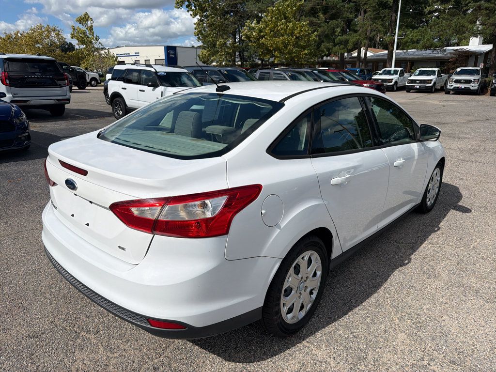 Used 2012 Ford Focus SE FWD image 5