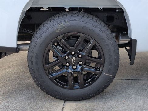 New 2026 Chevrolet Silverado 1500 Custom RWD image 8