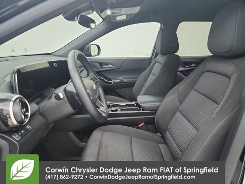 Used 2026 Chevrolet Equinox LT FWD image 19