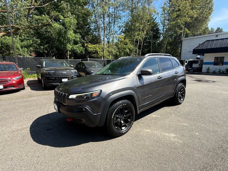 Used 2019 Jeep Cherokee Trailhawk AWD/4WD image 1