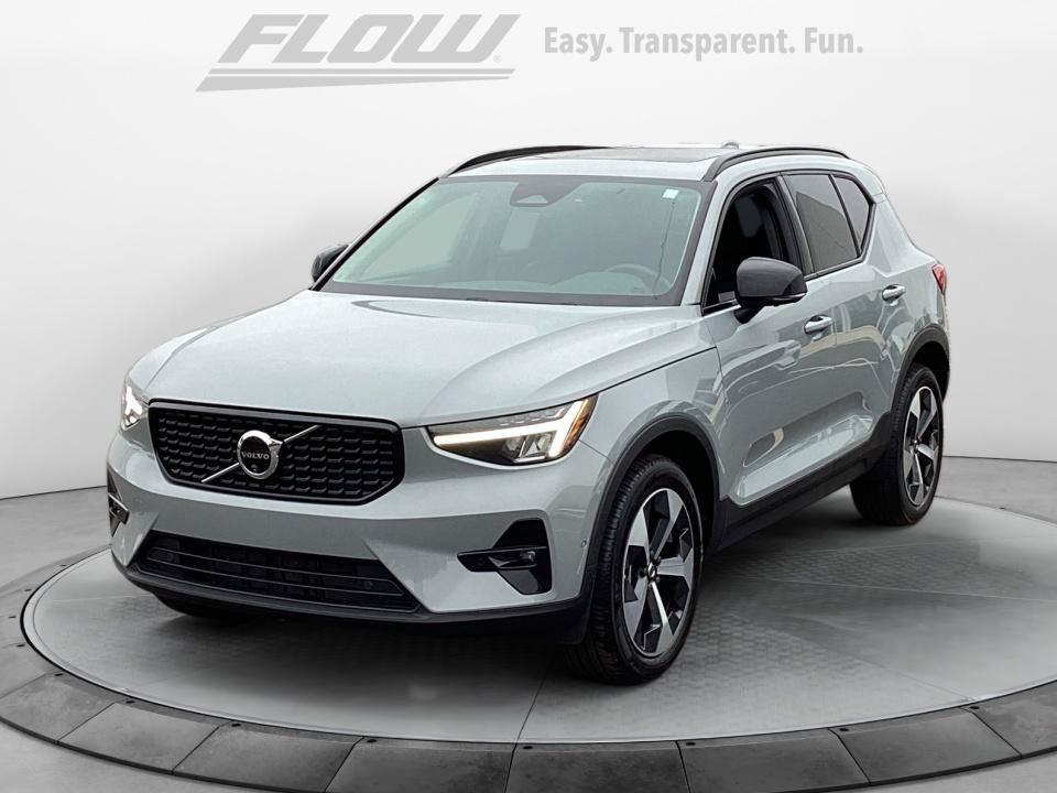 Certified 2024 Volvo XC40 B5 Plus AWD/4WD image 4