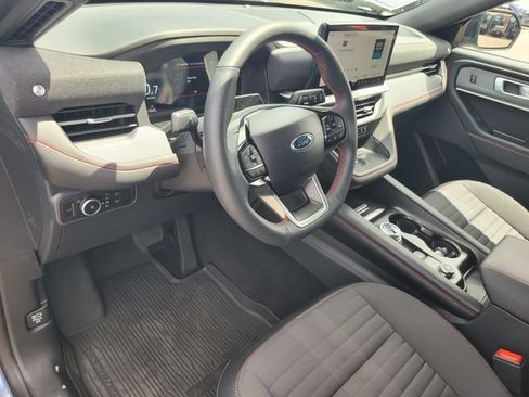 Certified 2025 Ford Explorer ST-Line w/ Premium Package RWD image 9