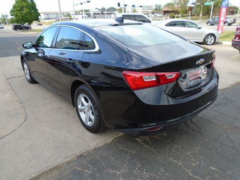 Used 2017 Chevrolet Malibu LS FWD image 4