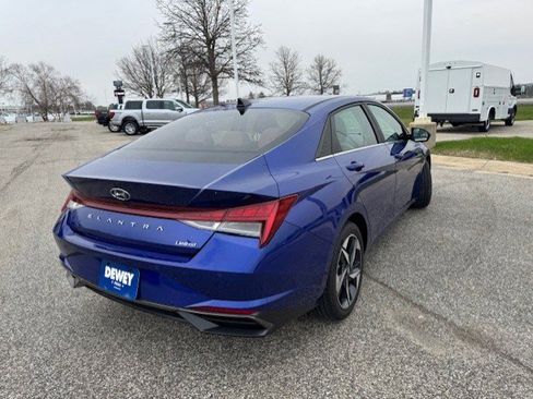 Used 2023 Hyundai Elantra Limited w/ Cargo Package FWD image 9