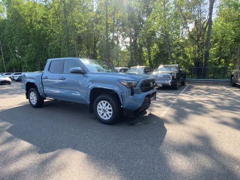 Used 2026 Toyota Tacoma SR5 AWD/4WD image 5