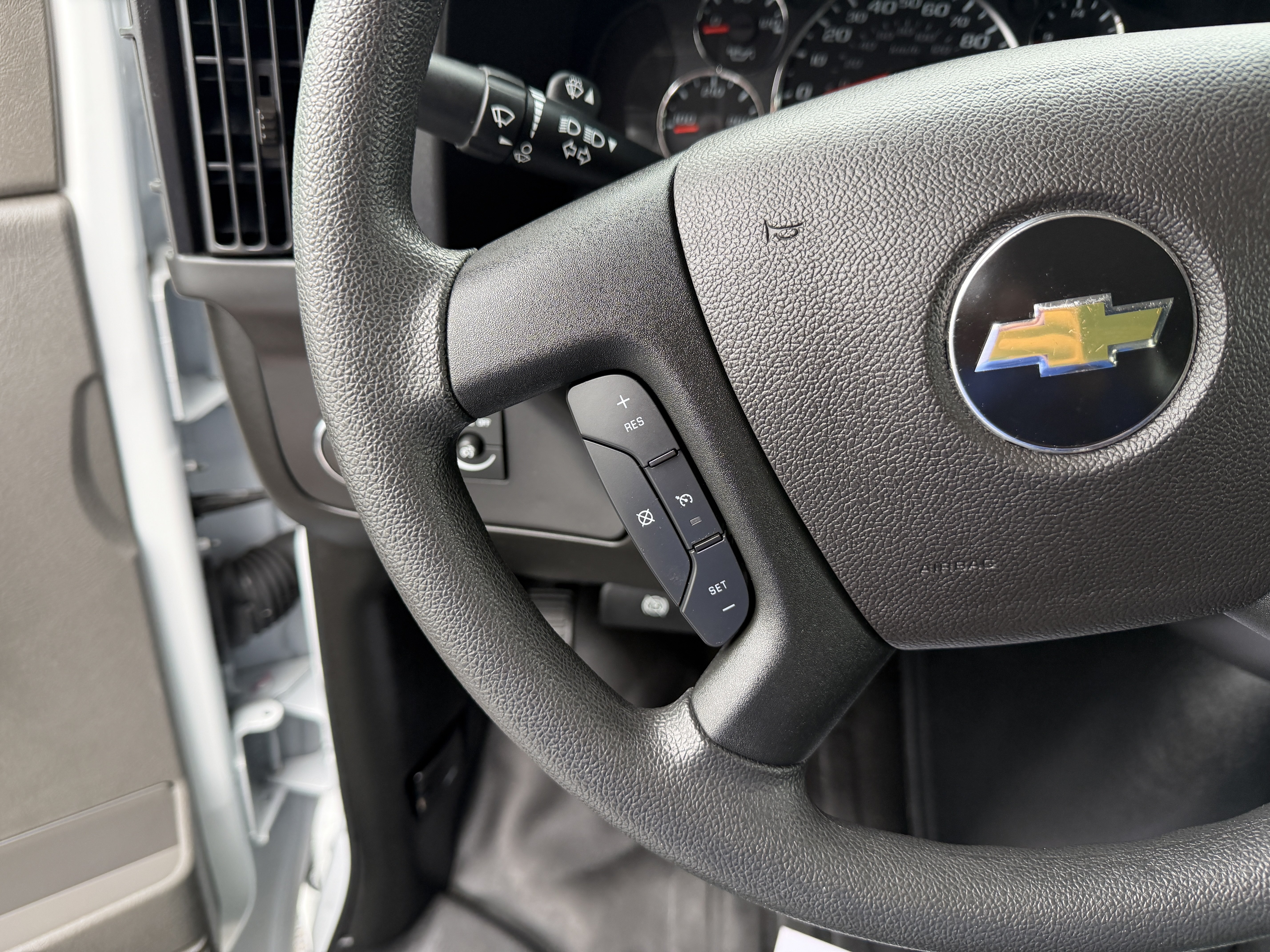 Used 2025 Chevrolet Express 2500 w/ Driver Convenience Package RWD image 16