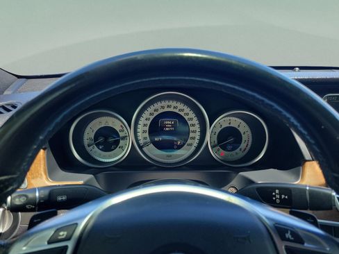 Used 2016 Mercedes-Benz E 350 4MATIC Sedan image 25