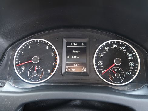 Used 2017 Volkswagen Tiguan S image 21