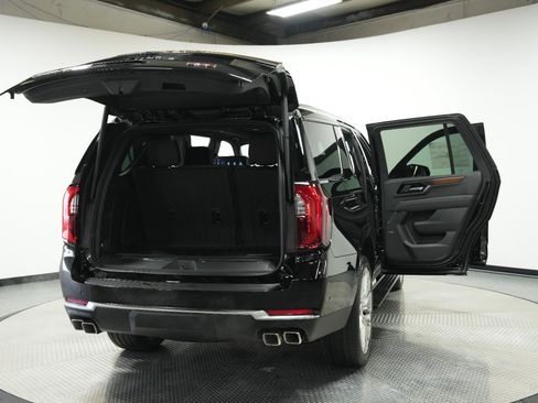 New 2026 GMC Yukon Denali w/ Denali Reserve Package AWD/4WD image 14