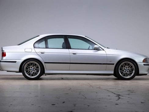 Used 2002 BMW M5 image 8