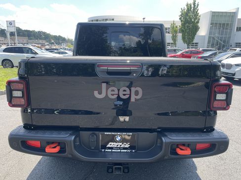 Used 2024 Jeep Gladiator Mojave AWD/4WD image 5