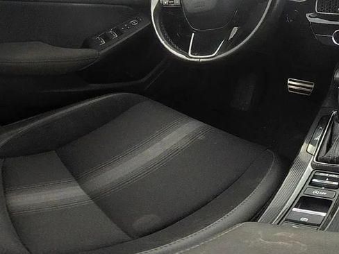 Used 2024 Honda Civic Sport image 8