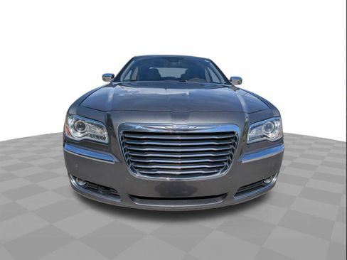 Used 2011 Chrysler 300 C w/ Sound Group RWD image 9