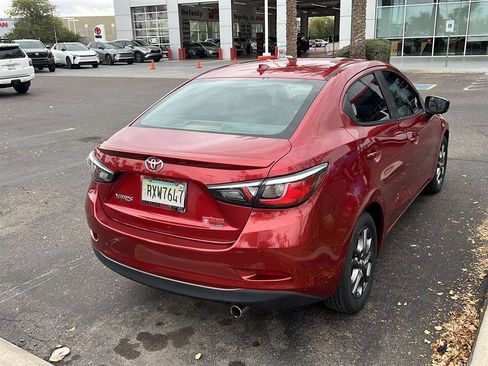 Used 2020 Toyota Yaris LE image 3