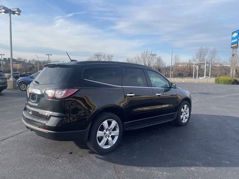 Used 2016 Chevrolet Traverse LT w/ Style and Technology Package image 5