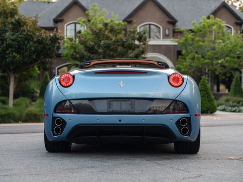 Used 2010 Ferrari California RWD image 20