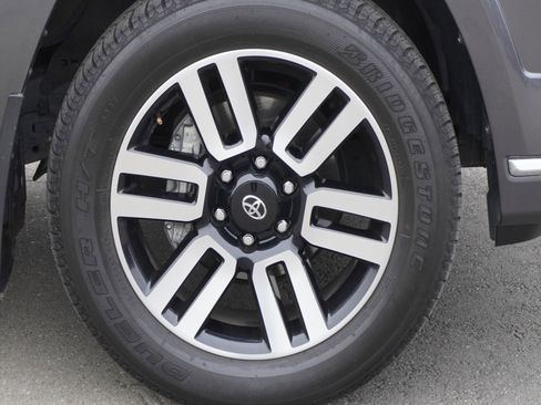 Used 2023 Toyota 4Runner Limited image 5