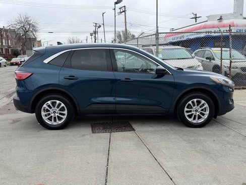 Used 2020 Ford Escape SE image 4