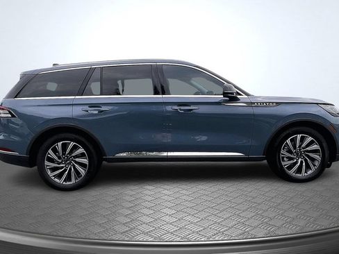 Used 2026 Lincoln Aviator 2WD image 4
