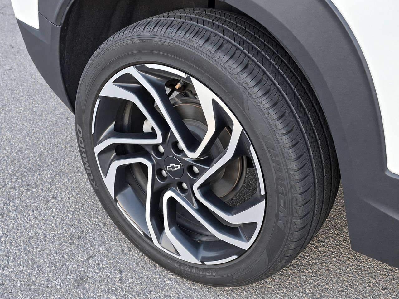 Certified 2024 Chevrolet TrailBlazer RS w/ Convenience Package AWD/4WD image 9