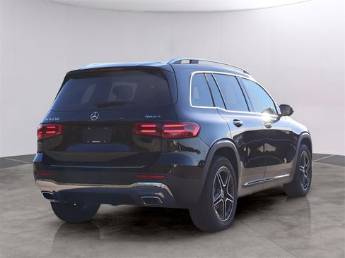 New 2026 Mercedes-Benz GLB 250 4MATIC image 5