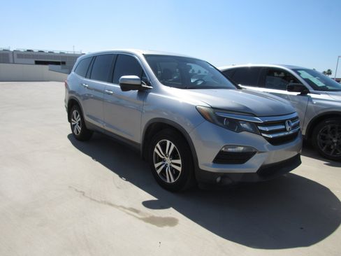 Used 2017 Honda Pilot EX-L image 2