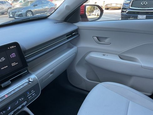 Used 2025 Hyundai Kona SEL image 35