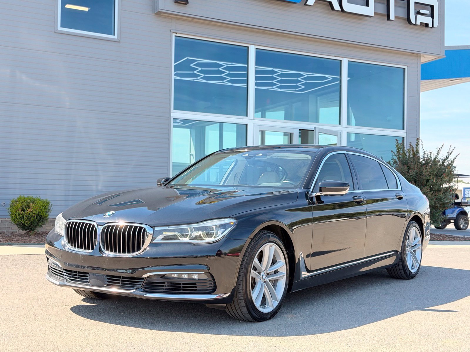 Used 2018 BMW 750i xDrive AWD/4WD image 13