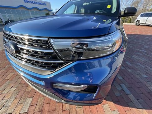 Used 2023 Ford Explorer XLT w/ Equipment Group 202A image 4