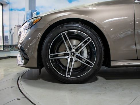 New 2026 Mercedes-Benz E 350 4MATIC Sedan image 7
