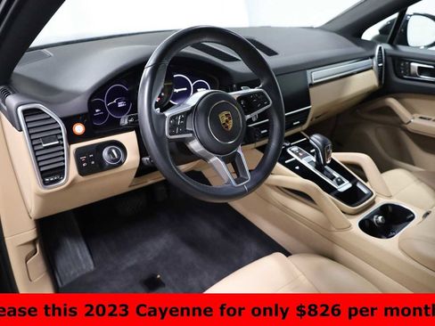 Certified 2023 Porsche Cayenne Platinum Edition image 5