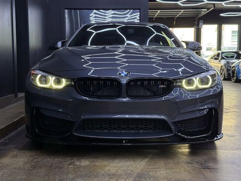 Used 2018 BMW M4 Coupe RWD image 2