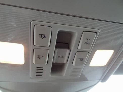 Used 2024 Volkswagen Jetta SE image 37