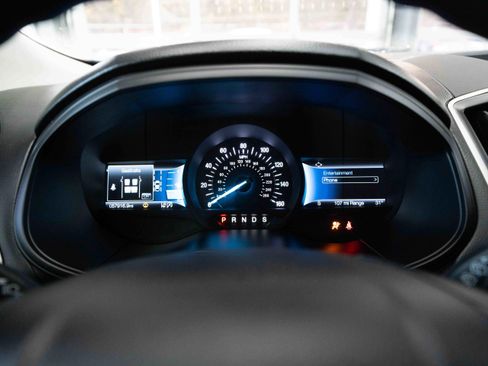 Used 2023 Ford Edge SE w/ Black Appearance Package image 16