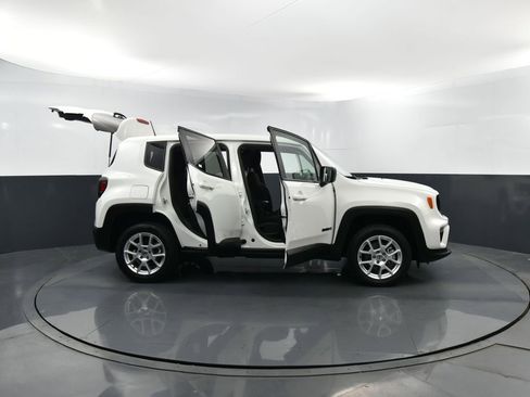 Used 2023 Jeep Renegade Latitude AWD/4WD image 33