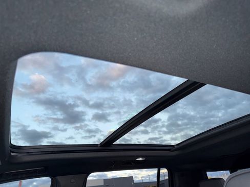 Used 2026 GMC Yukon XL Denali w/ Denali Reserve Package image 25