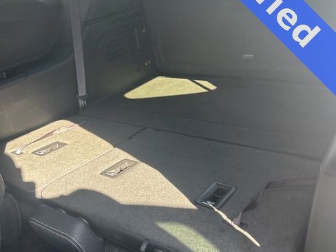 Used 2025 Chevrolet Traverse LT image 12