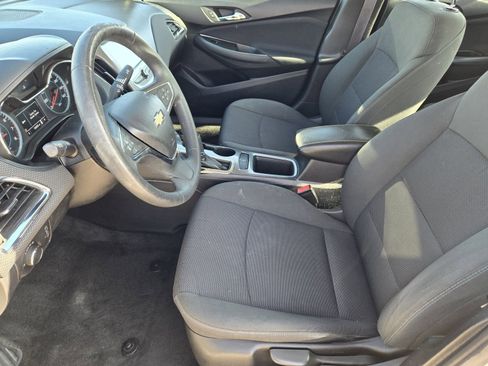 Used 2017 Chevrolet Cruze LT image 16