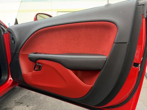 Used 2015 Dodge Challenger SRT Hellcat image 19