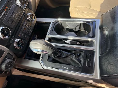 Used 2016 Ford F150 Lariat w/ Equipment Group 502A Luxury image 31