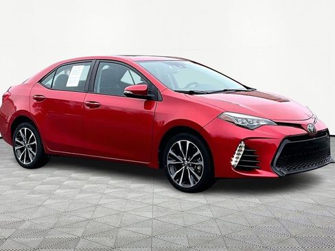 Used 2019 Toyota Corolla XSE image 2